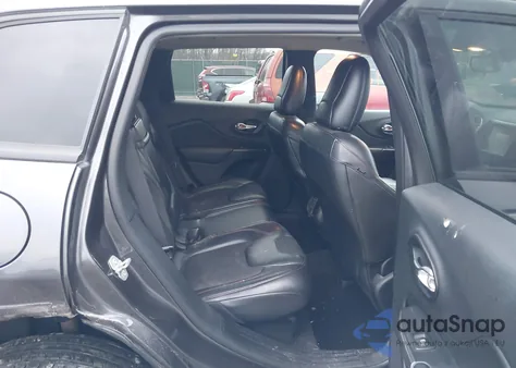 2016 Jeep Cherokee Trailhawk z USA, uszkodzony, nr VIN 1C4PJMBS7GW109953